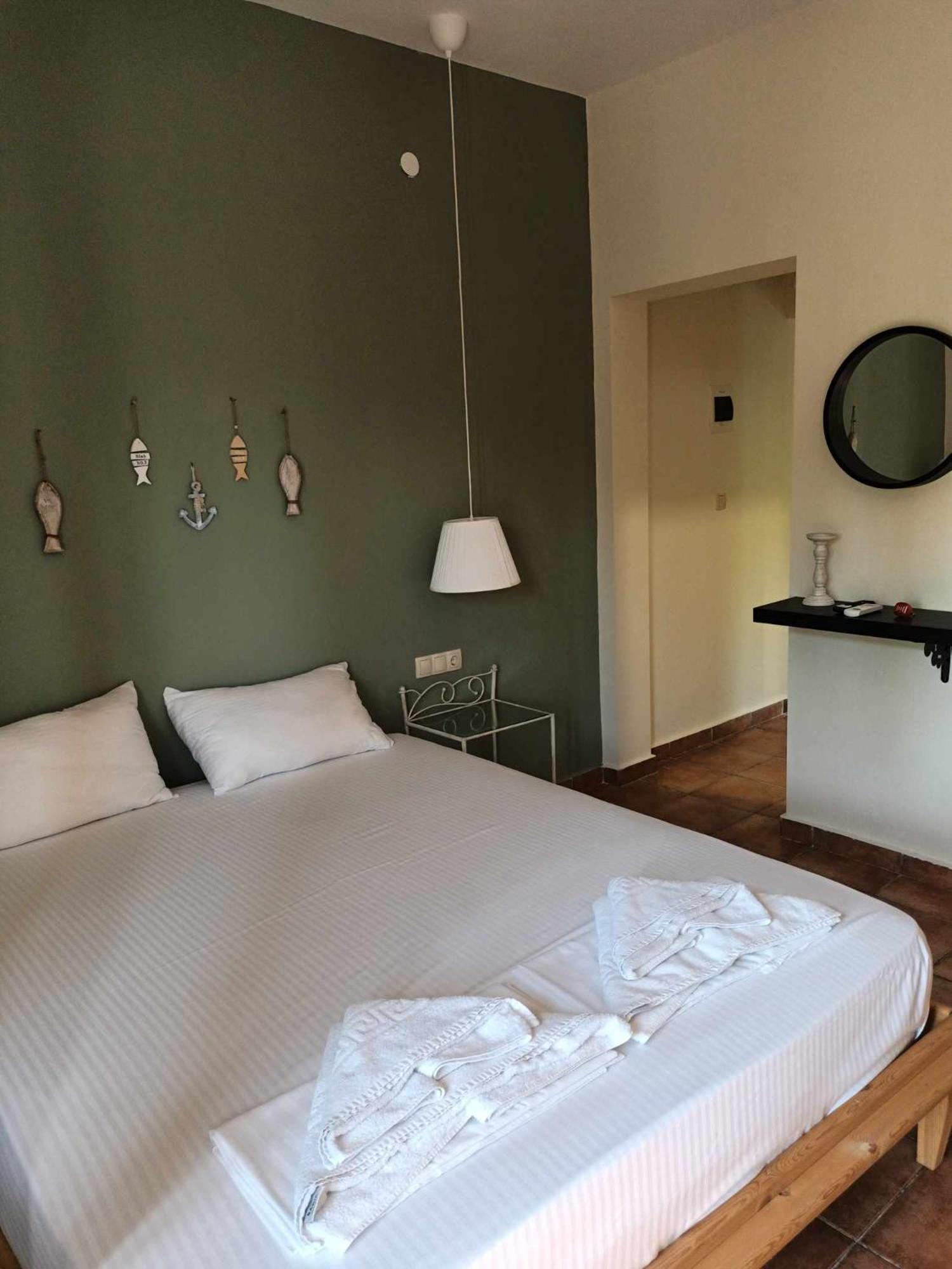 Achillion B&B Paralia Skotinis Exterior photo